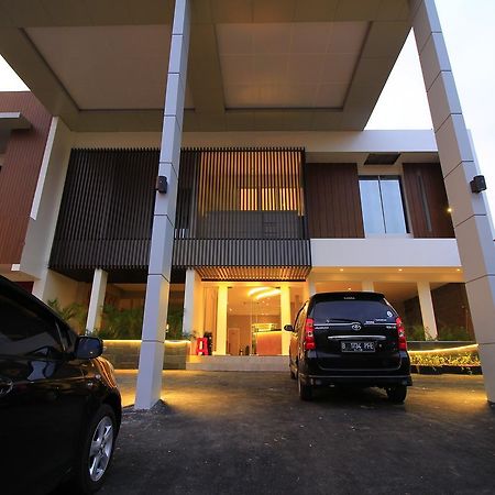 Vinotel Cirebon Eksteriør bilde